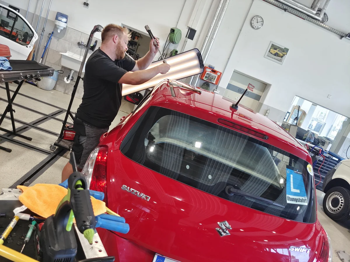 Lackierfreie Hagelschaden und Dellenreparatur Mostviertel Haag Amstetten Steyr