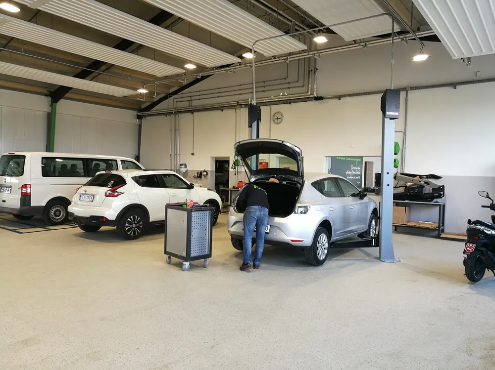Fahrzeugmontage nach zertifizierter Unfallinstandsetzung Haag